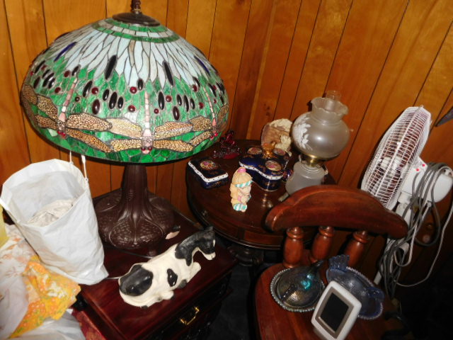 Jackie Vaughn Estate Auction- Real Estate, Antiques, Household - DSCN5662.JPG