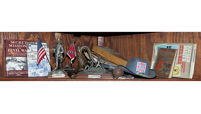 Historic Robins Roost American Queen Anne House, Antiques, Contents The Etta Mae Love Estate - 155_1.jpg