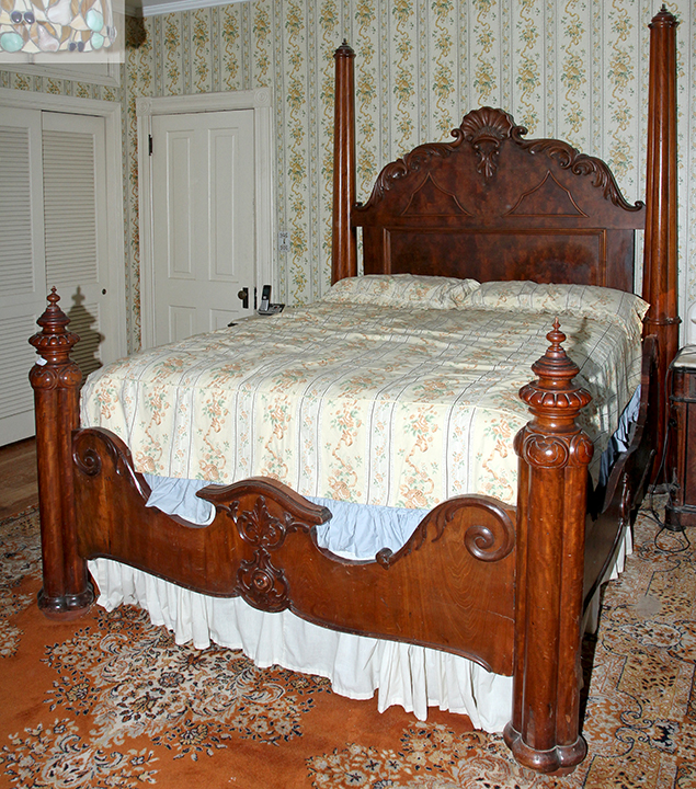 Historic Robins Roost American Queen Anne House, Antiques, Contents The Etta Mae Love Estate - 200_2.jpg