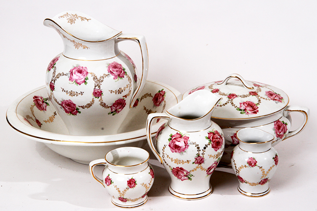 Historic Robins Roost American Queen Anne House, Antiques, Contents The Etta Mae Love Estate - 213_1.jpg