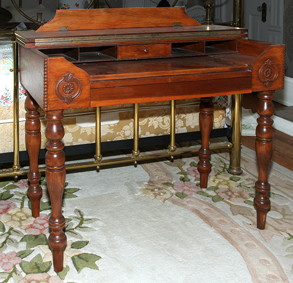 Historic Robins Roost American Queen Anne House, Antiques, Contents The Etta Mae Love Estate - 228_1.jpg