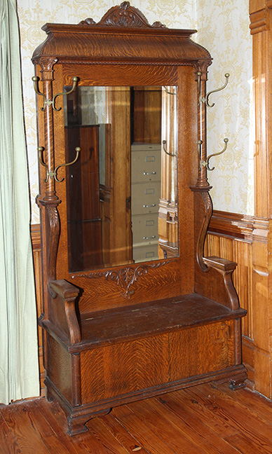 Historic Robins Roost American Queen Anne House, Antiques, Contents The Etta Mae Love Estate - JP_5352.jpg