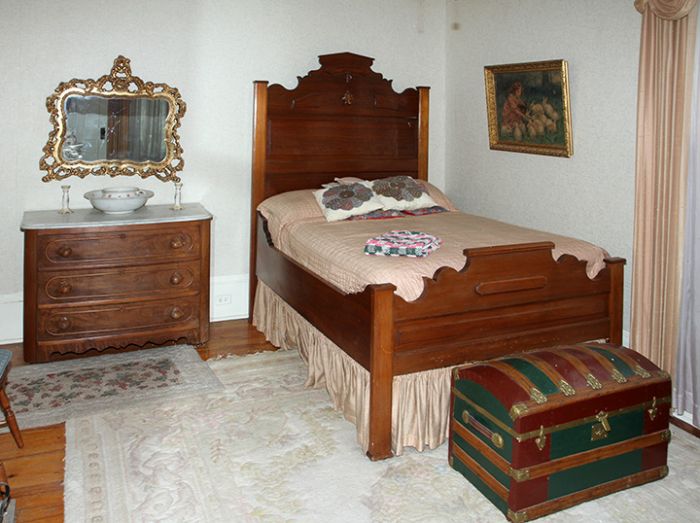 Historic Robins Roost American Queen Anne House, Antiques, Contents The Etta Mae Love Estate - JP_5365.jpg