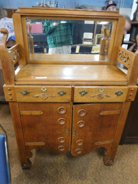 Antiques and Estates Auction New Years Day- Dr. Ralph Van Brocklin Crocks and  Advertising, Don and Shirley Kay  Collection, Charlie Green Bottle Collection and much more - DSCN8143.JPG