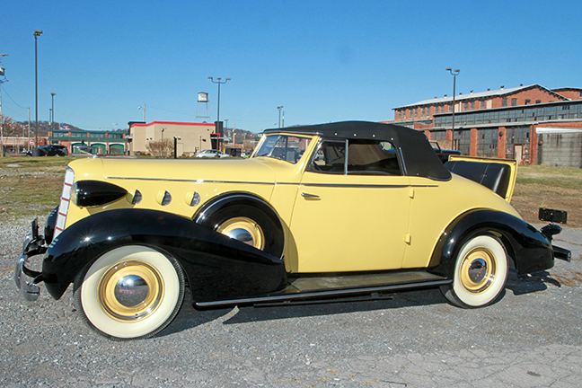 David Berry Estate Auction New Years Day-1935 LaSalle, 1936 Ford, Mascots, Antique Pharmacy items and more - 6111.jpg