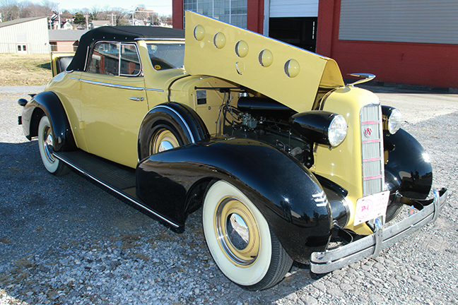 David Berry Estate Auction New Years Day-1935 LaSalle, 1936 Ford, Mascots, Antique Pharmacy items and more - 6115.jpg