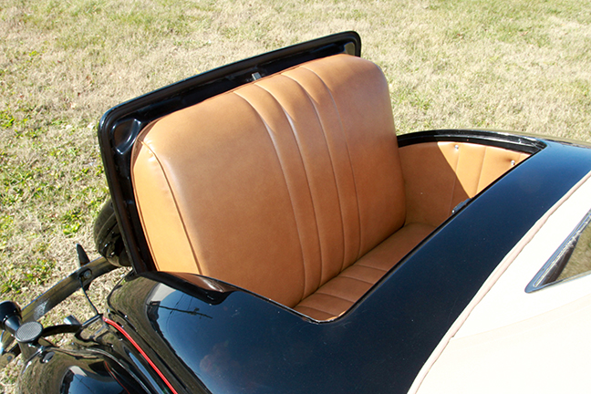 David Berry Estate Auction New Years Day-1935 LaSalle, 1936 Ford, Mascots, Antique Pharmacy items and more - 6130.jpg