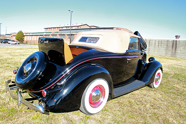 David Berry Estate Auction New Years Day-1935 LaSalle, 1936 Ford, Mascots, Antique Pharmacy items and more - 6131.jpg