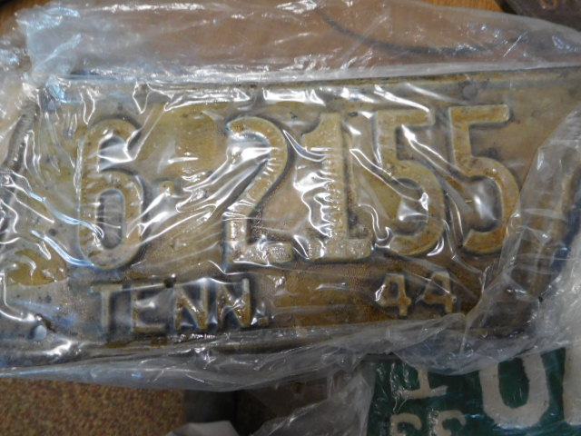 David Berry Estate Auction New Years Day-1935 LaSalle, 1936 Ford, Mascots, Antique Pharmacy items and more - DSCN9827.JPG