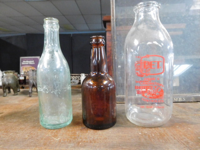 David Berry Estate Auction New Years Day-1935 LaSalle, 1936 Ford, Mascots, Antique Pharmacy items and more - DSCN9877.JPG