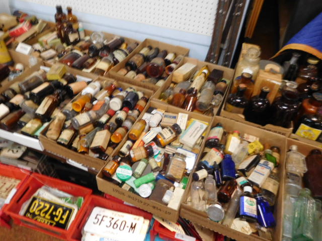 David Berry Estate Auction New Years Day-1935 LaSalle, 1936 Ford, Mascots, Antique Pharmacy items and more - DSCN9891.JPG