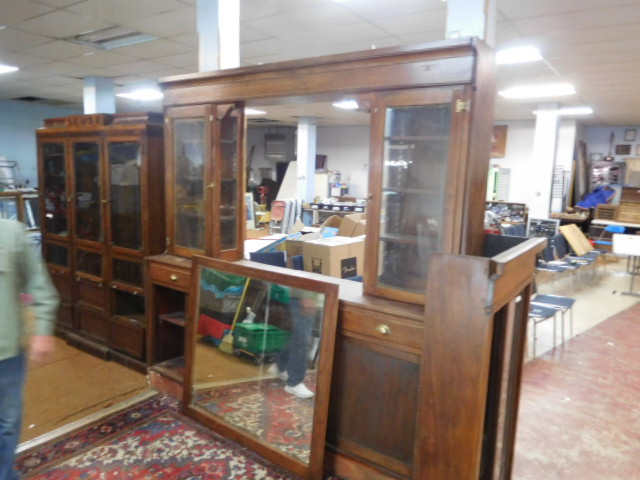 David Berry Estate Auction New Years Day-1935 LaSalle, 1936 Ford, Mascots, Antique Pharmacy items and more - DSCN9904.JPG