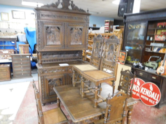 David Berry Estate Auction New Years Day-1935 LaSalle, 1936 Ford, Mascots, Antique Pharmacy items and more - DSCN9905.JPG