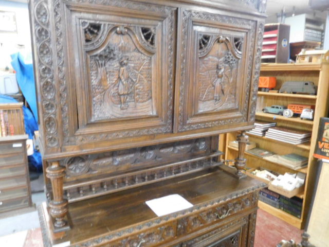 David Berry Estate Auction New Years Day-1935 LaSalle, 1936 Ford, Mascots, Antique Pharmacy items and more - DSCN9908.JPG