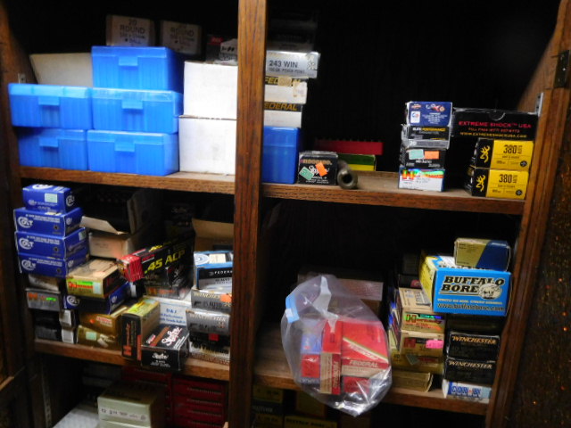 Large Ammo Collection- Living Estate Kingsport Tennessee - DSCN0155.JPG