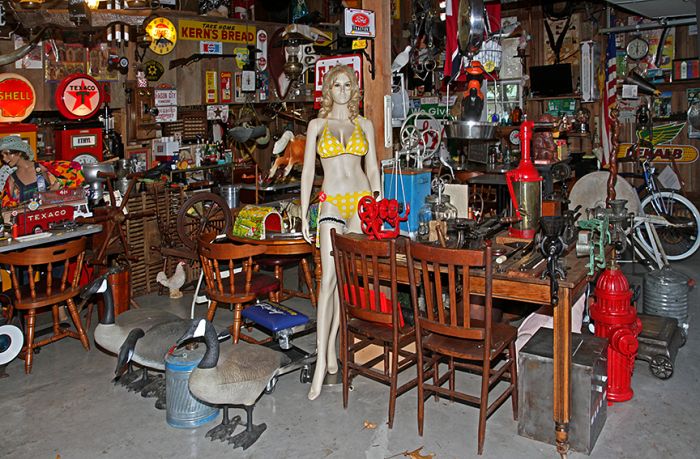 Country Store, Advertising, Toys, 1973 Suzuki Rv125,gas item, and much more The W.F, lifetime collection Absolute Auction - 23_3462.jpg