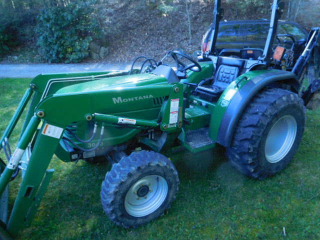 Living Estate  Auction Farm Machinery, tools, trailer, plus much more - DSCN9963.JPG