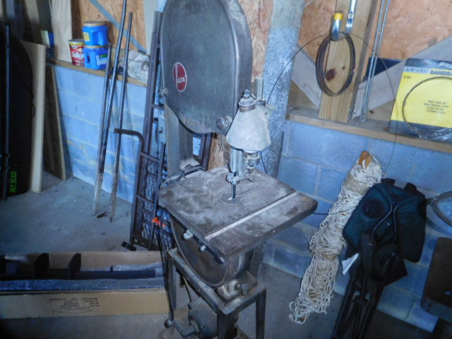 Living Estate  Auction Farm Machinery, tools, trailer, plus much more - DSCN9985.JPG