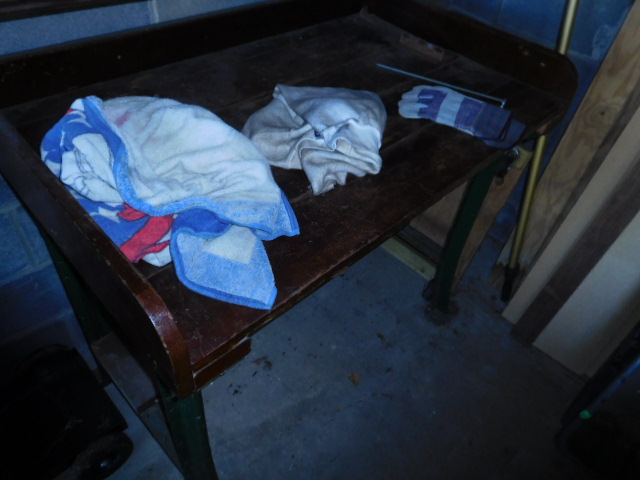 Living Estate  Auction Farm Machinery, tools, trailer, plus much more - DSCN9992.JPG